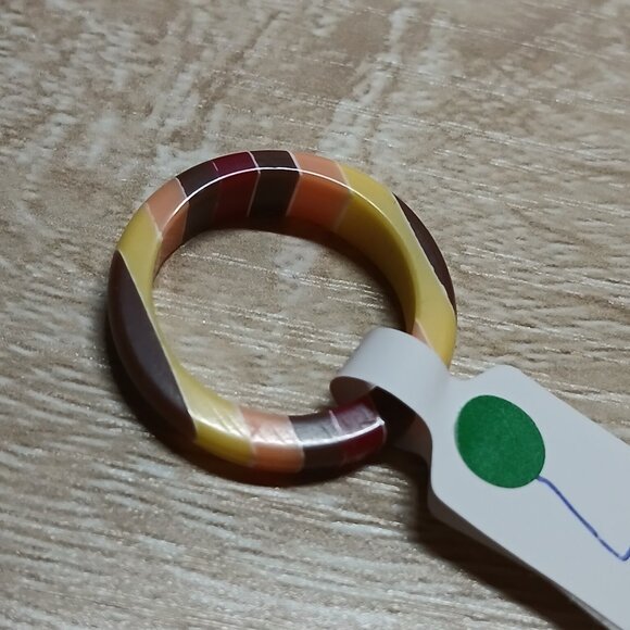 NWOT Size 7 Acrylic Brown Tone Ring #16 - Picture 10 of 15